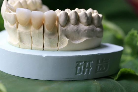 চীনামাটির বাসন কিউবিক জিরকোনিয়া দাঁত