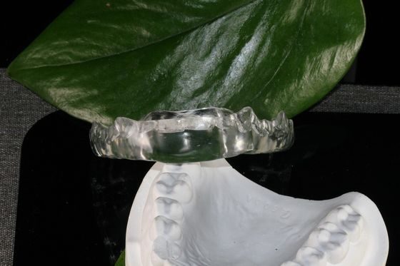 দাঁত ক্লিচিংয়ের জন্য কাস্টম নাইট গার্ড